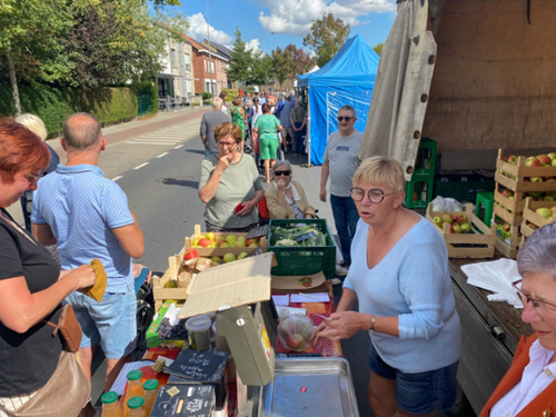 Marktdag wzc de oever - jaarlijkse lokale markt (WZC De oever)
